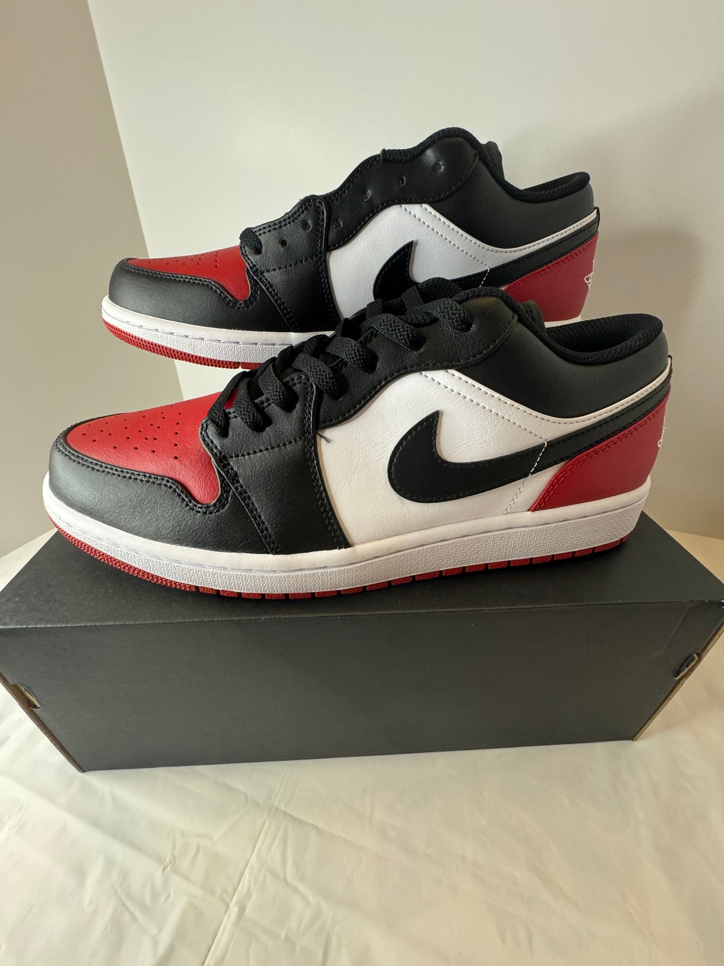 Air Jordan 1 Low Bred Toe