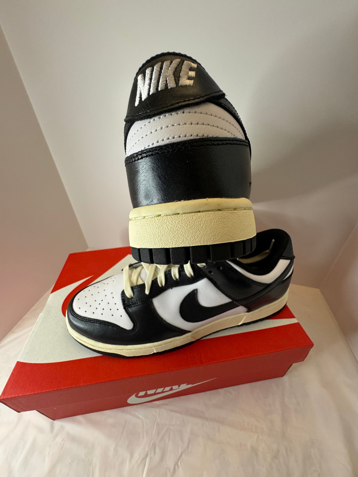 Nike Dunk Low Vintage Panda