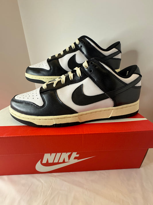 Nike Dunk Low Vintage Panda